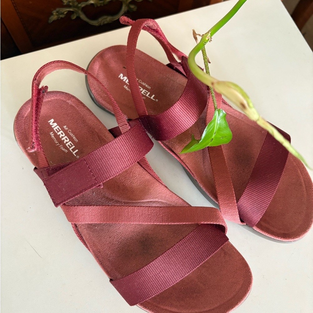 Merrell Women’s Strappy Sandals – Burgundy – Size 9